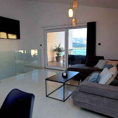 Luxury Villa Lana Apt, Seaview Terrace, Large Outdoor Space, Bbq Trogir Bagian luar foto