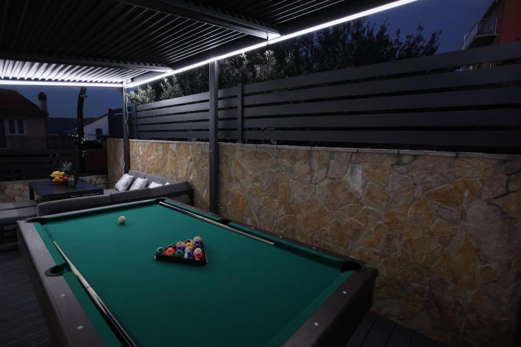 Luxury Villa Lana Apt, Seaview Terrace, Large Outdoor Space, Bbq Trogir Bagian luar foto