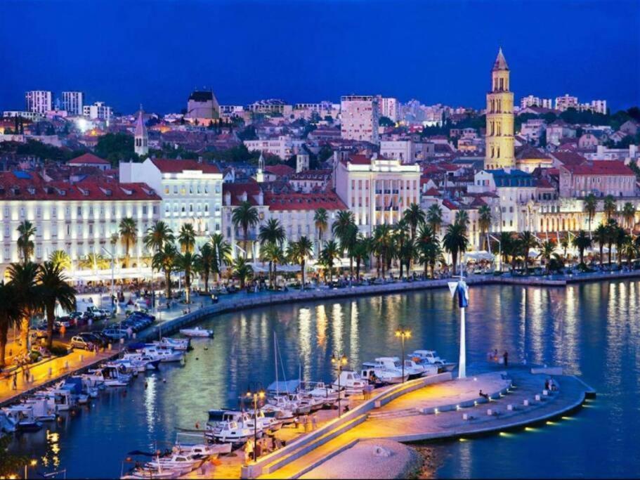 Luxury Villa Lana Apt, Seaview Terrace, Large Outdoor Space, Bbq Trogir Bagian luar foto