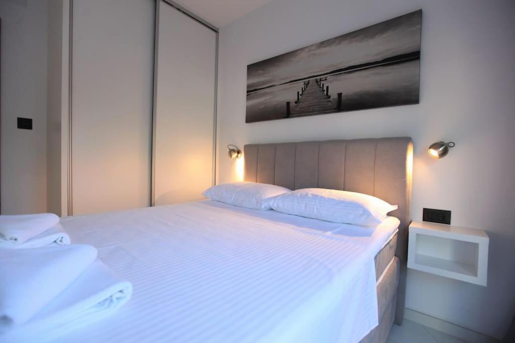 Luxury Villa Lana Apt, Seaview Terrace, Large Outdoor Space, Bbq Trogir Bagian luar foto