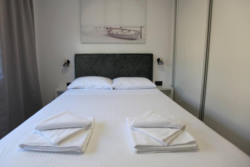 Luxury Villa Lana Apt, Seaview Terrace, Large Outdoor Space, Bbq Trogir Bagian luar foto