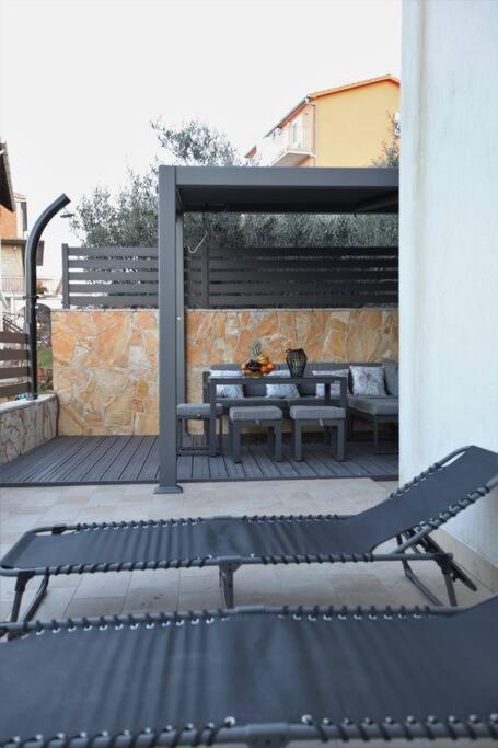 Luxury Villa Lana Apt, Seaview Terrace, Large Outdoor Space, Bbq Trogir Bagian luar foto