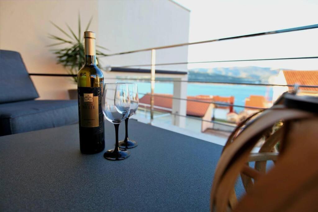 Luxury Villa Lana Apt, Seaview Terrace, Large Outdoor Space, Bbq Trogir Bagian luar foto